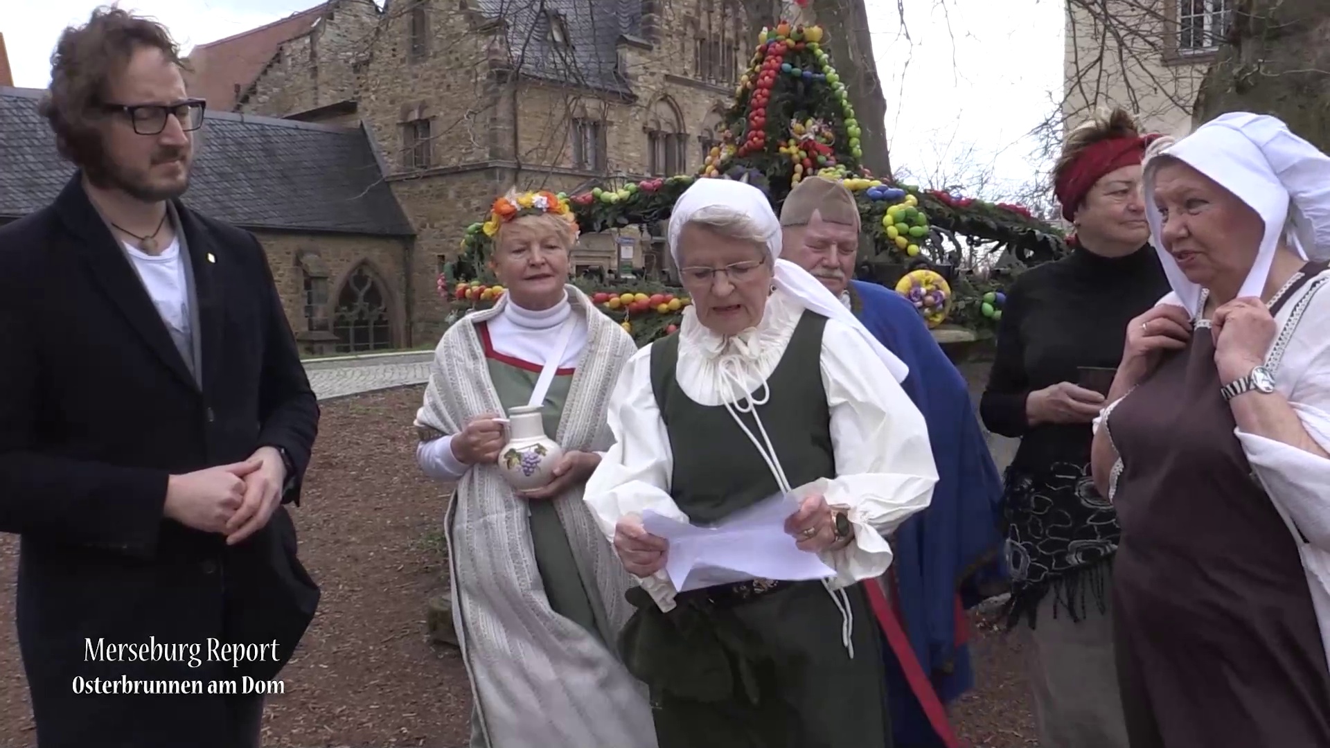 Merseburg Report: Schmücken des Osterbrunnen auf dem Domplatz